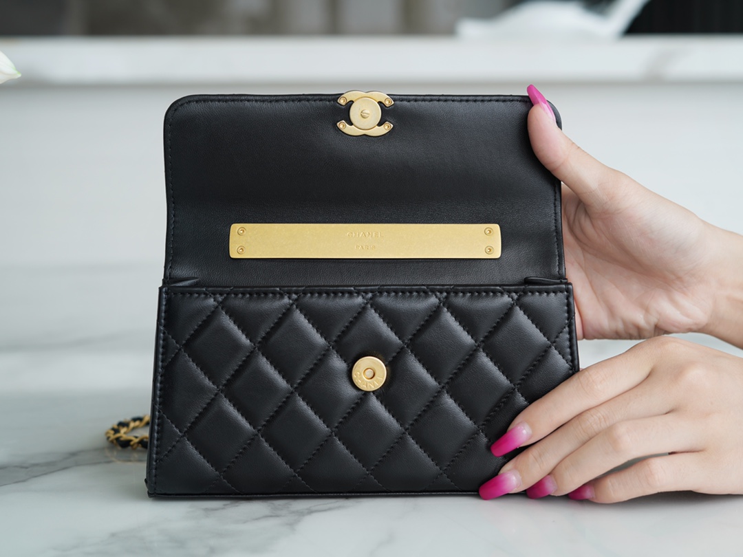 𝗖𝗛𝗔𝗡𝗘𝗟✦ Italy 🇮🇹 [Box] Original Open Department Lambskin 22B Enamel Buckle Kelly Large Black Gold