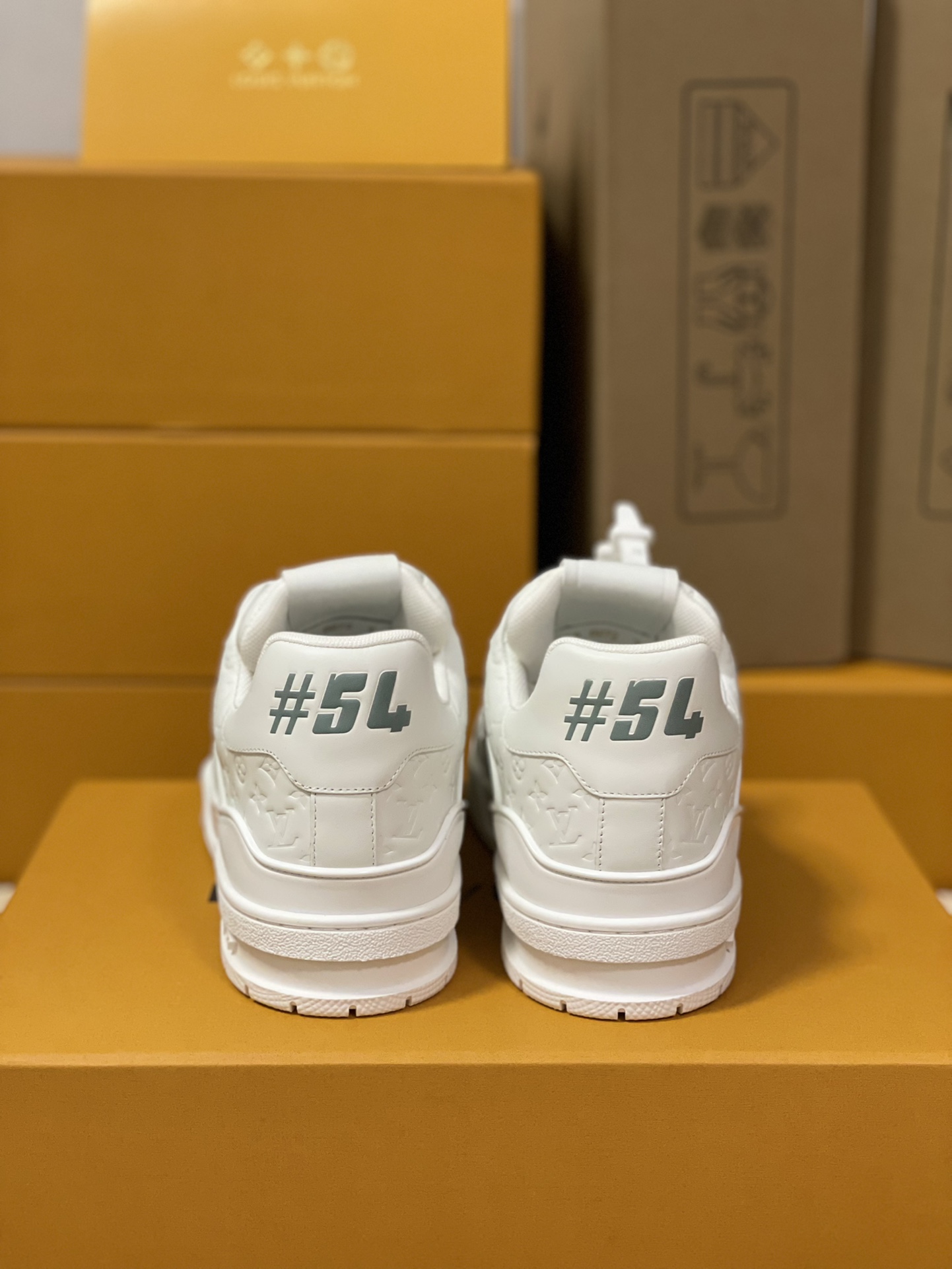 Louis Vuitton Trainer Sneakers Couple Model LD 0727