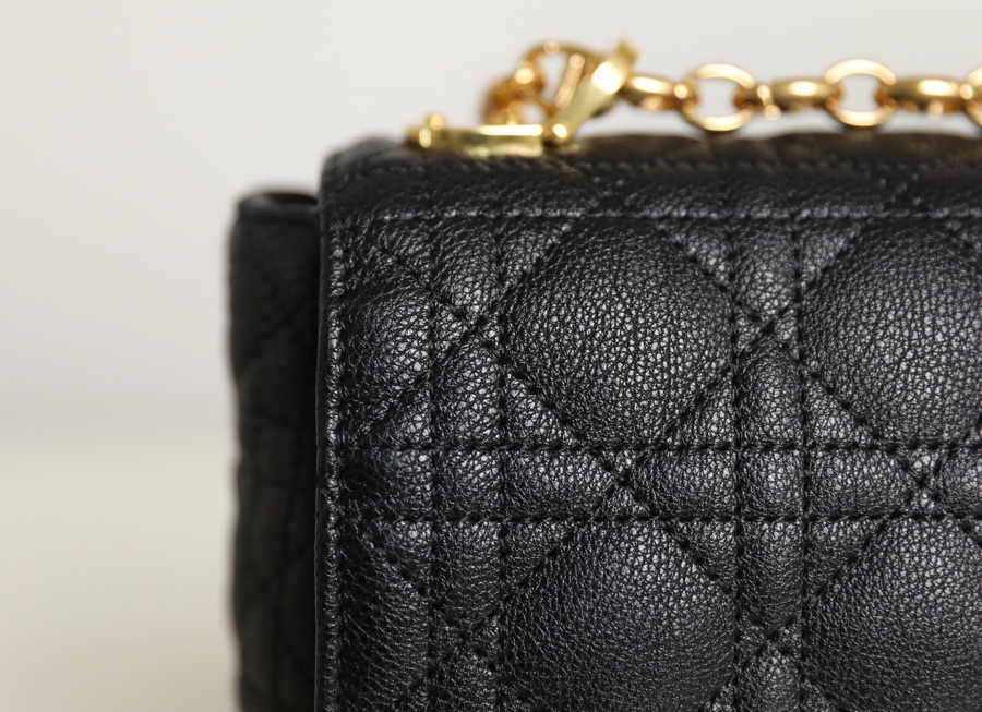 [DlOR CARO] Black soft cow leather rattan check DR-081