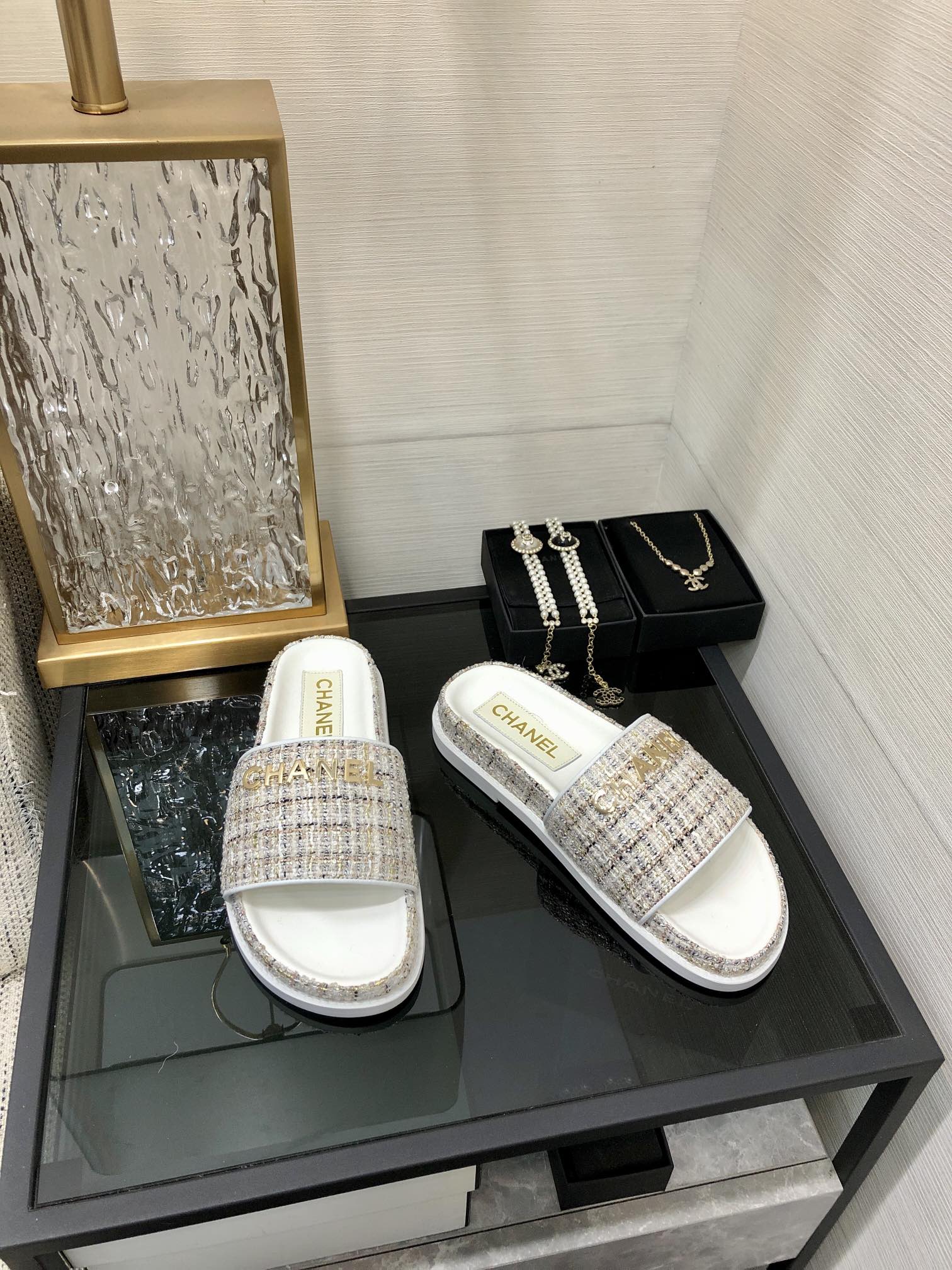 CHANEL 2022 early spring latest honey slippers fashion versatile series imported sheepskin cushioned feet