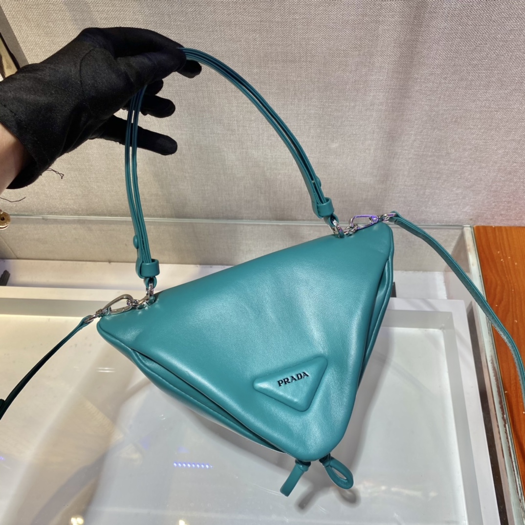 𝐏𝐑𝐀𝐃𝐀 New Women's Bag  1BA315