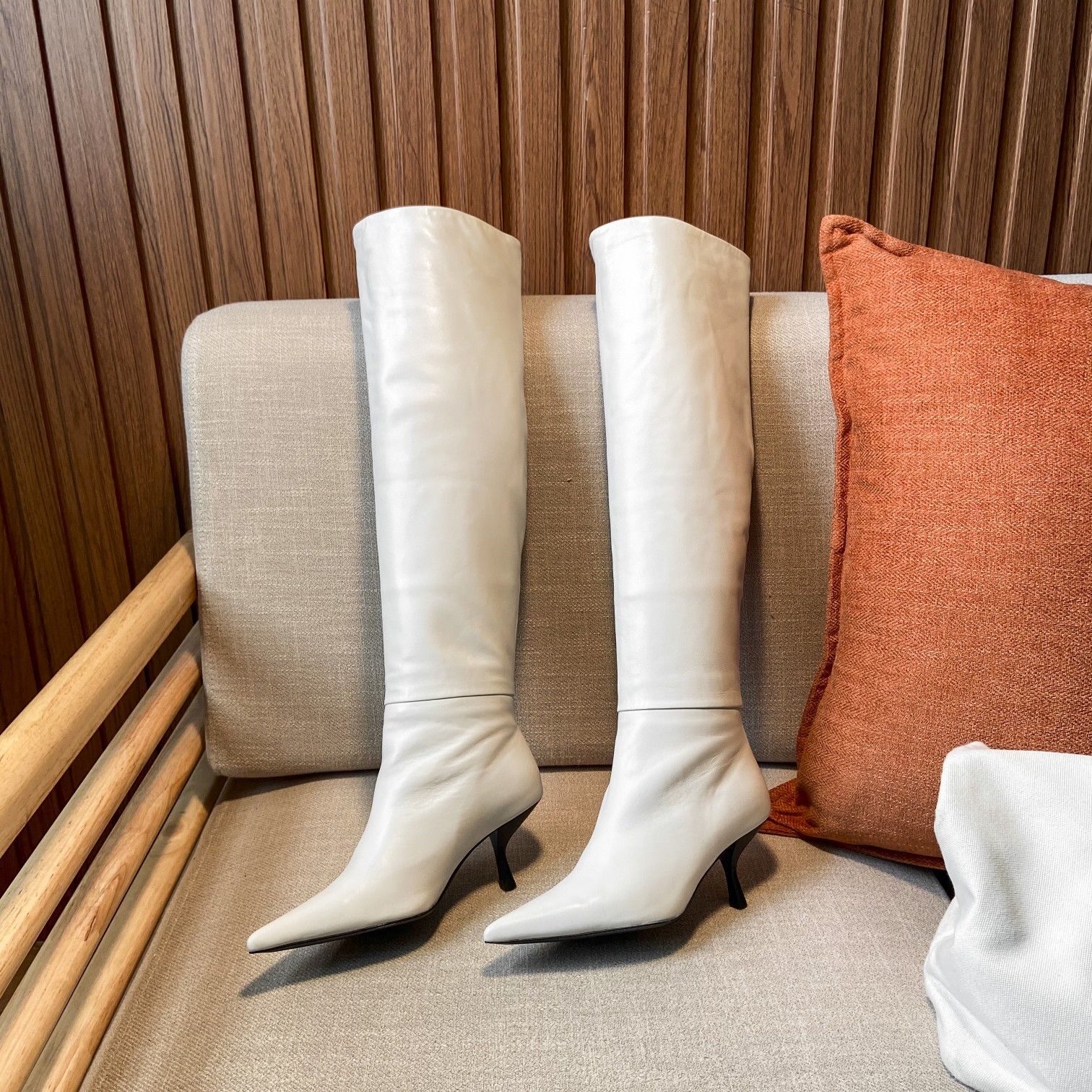 THE ROW · Autumn and winter exclusive beautiful fairy boots Original custom super soft lambskin material Heel height: 7cm