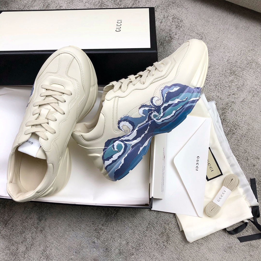 Gucci Pops This collection has a lot of flora and fauna elements Original material