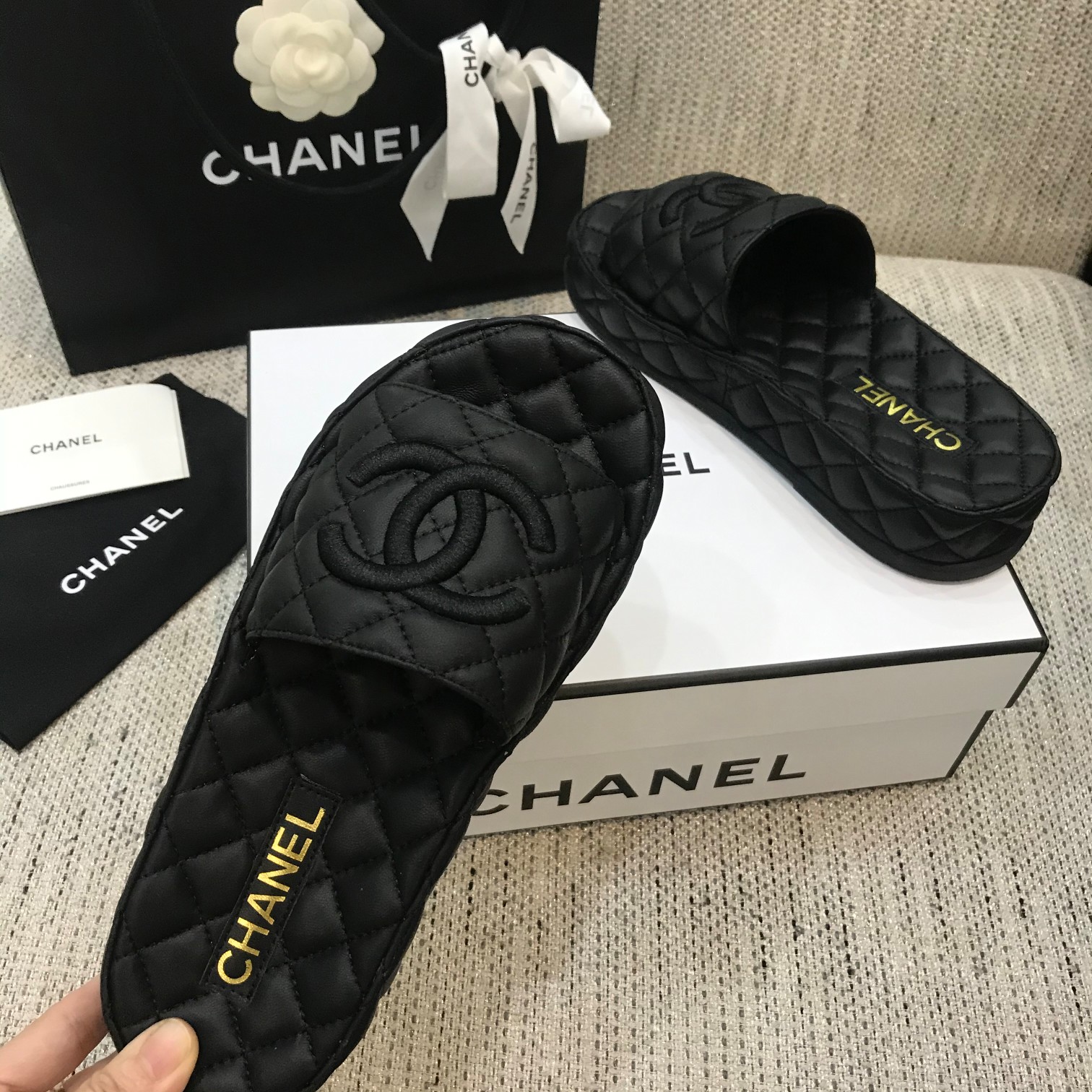 CHANEL 2022 early spring latest honey slippers fashion versatile series imported sheepskin cushioned feet