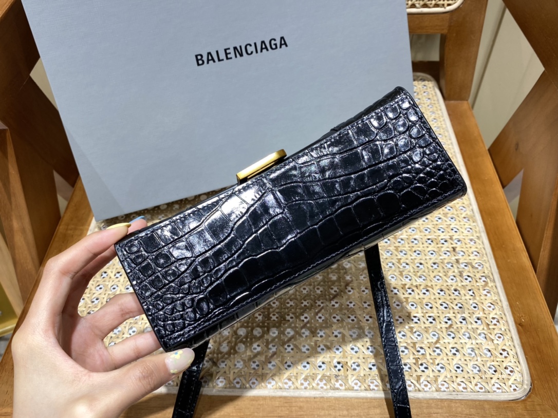 BALENCIAGA 𝐇𝐨𝐮𝐫𝐠𝐥𝐚𝐬𝐬 𝐗𝐒 crocodile-textured cowhide