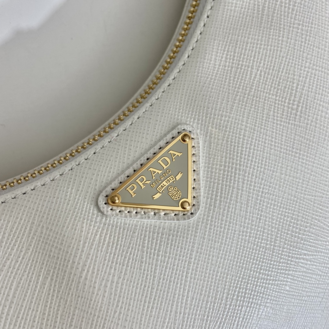 𝐏𝐑𝐀𝐃𝐀 1BC204B Hand Carry Underarm Bag