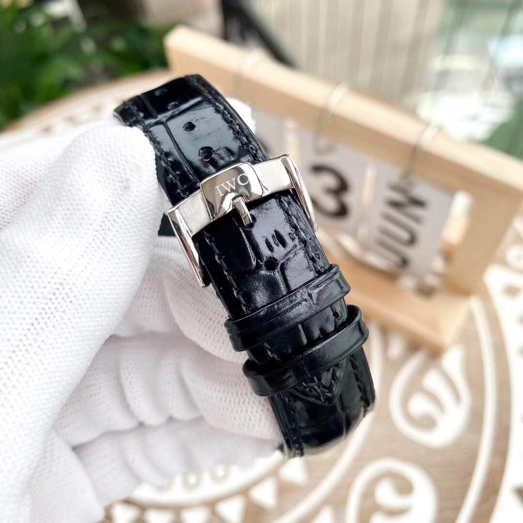 IWC- Vanguard - Men's Watch Mechanical Automatic Movement Mineralized Glass 316L Stainless Steel Case