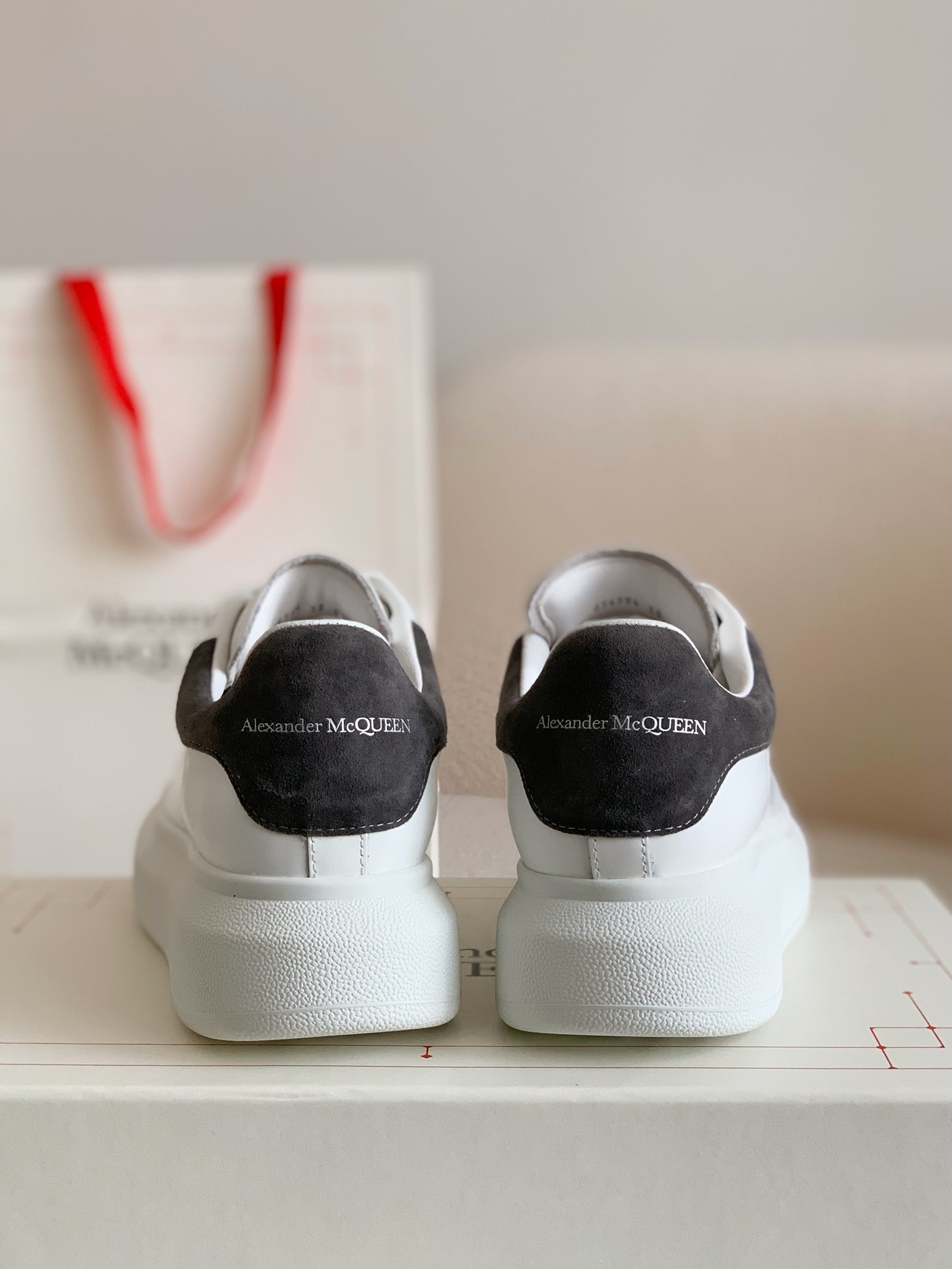 Alexander McQueen MQ Dark grey velvet tail Sneakers