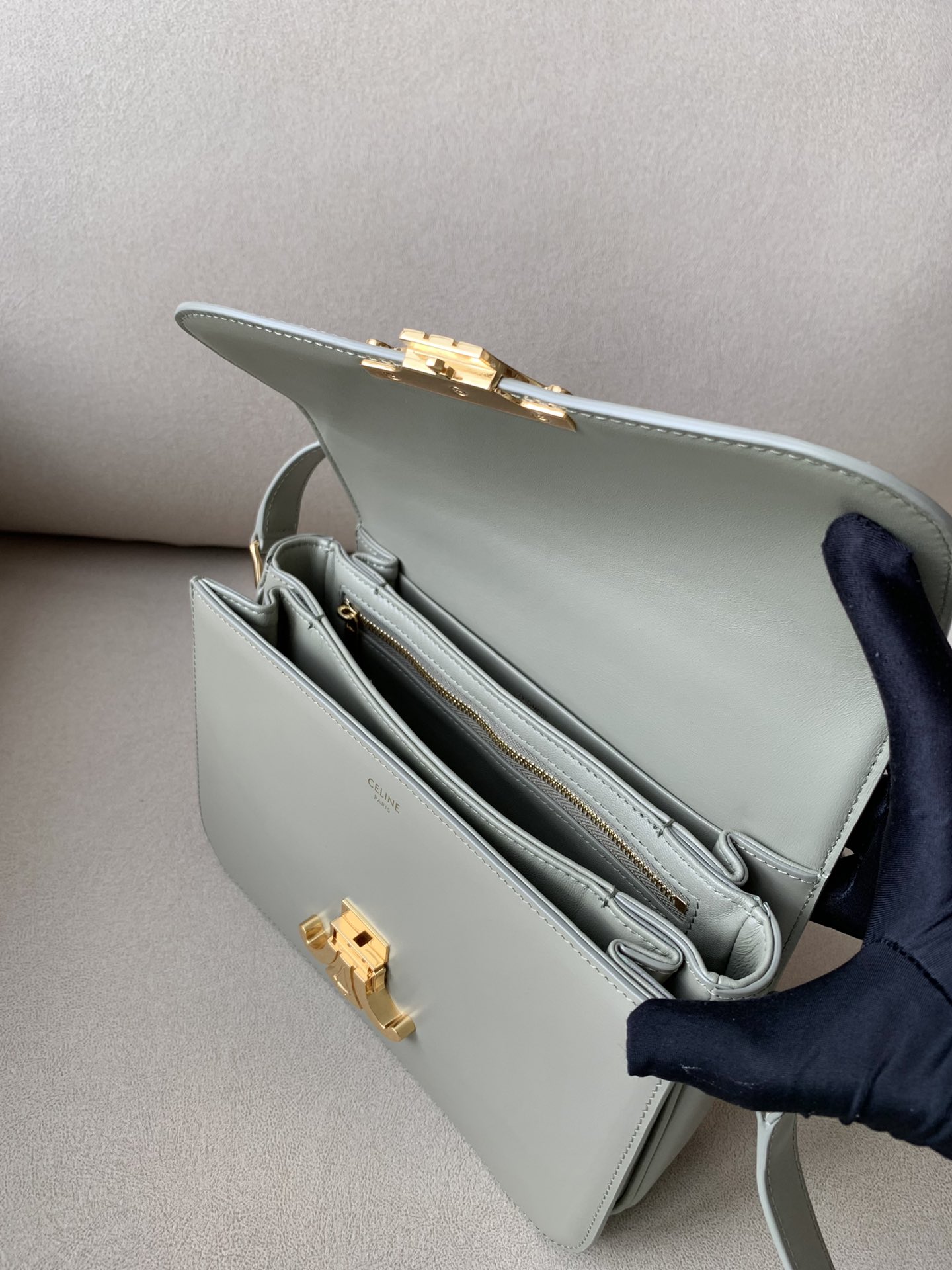 𝐂𝐞𝐥𝐢𝐧𝐞 Triomphe Medium 22.5cm