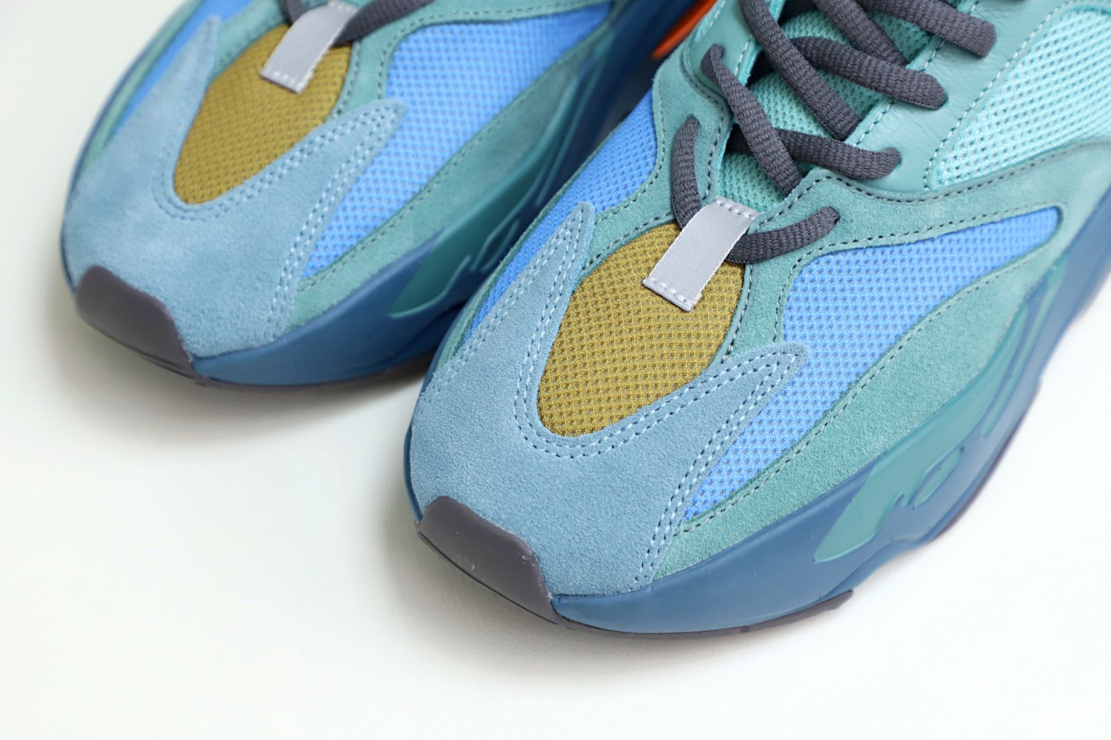 Yeezy boost 700 Faded
