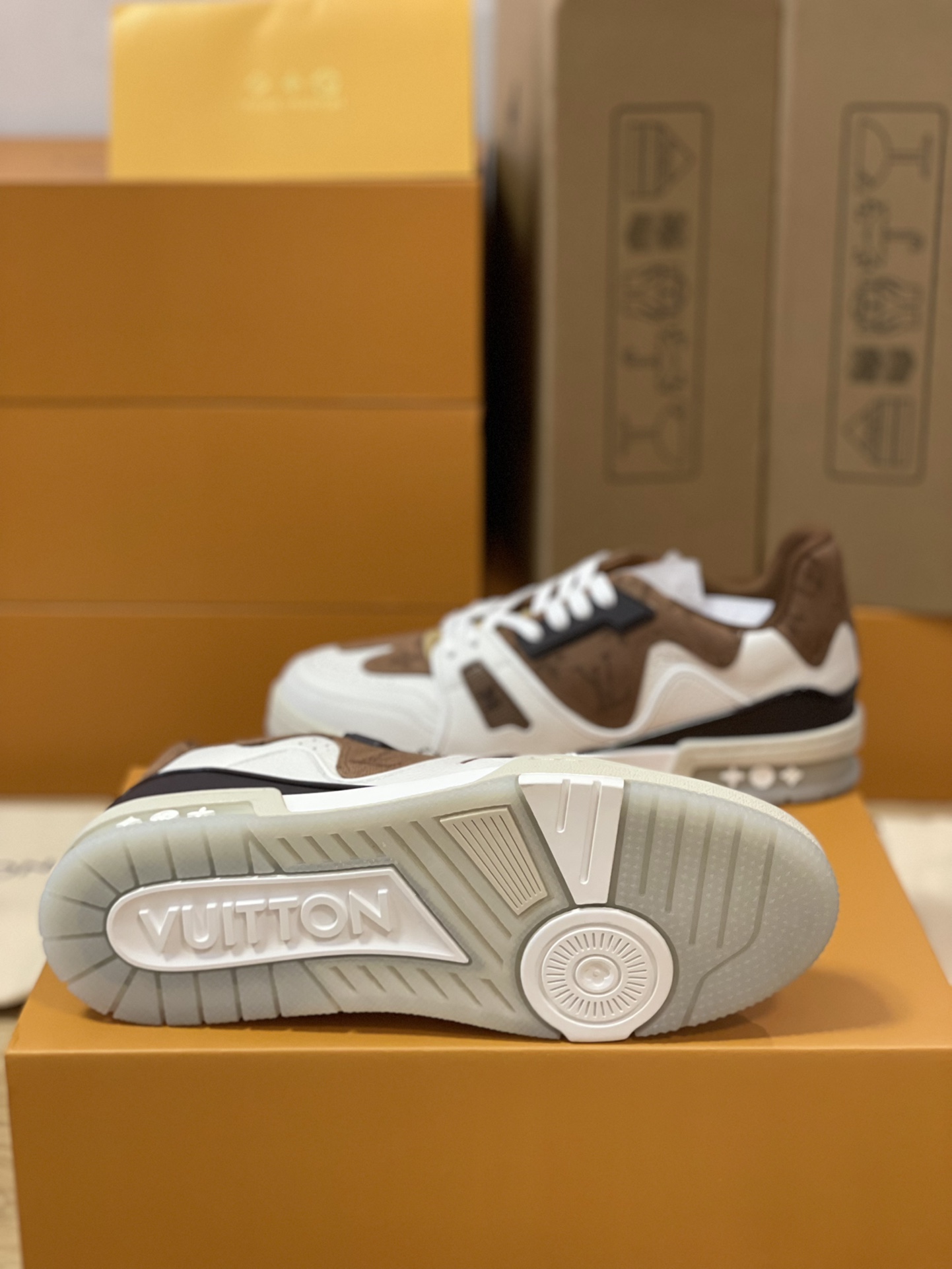 Louis Vuitton couple models DIY buckle sneakers sneakers