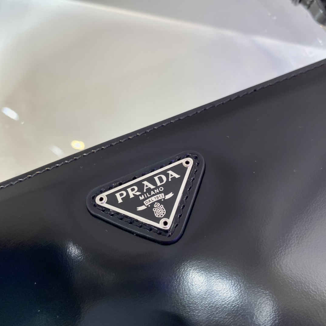 𝐏𝐑𝐀𝐃𝐀 New Underarm Bag 1BC155