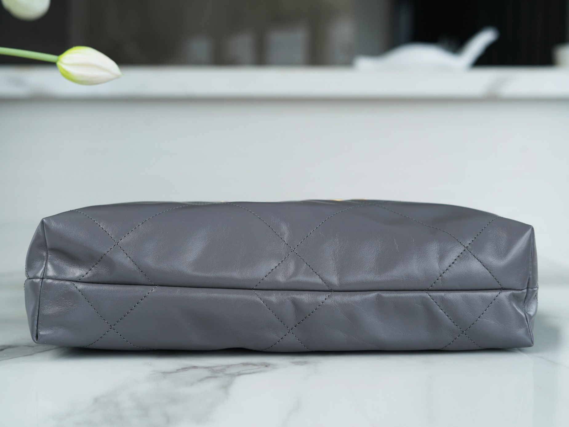 𝗖𝗛𝗔𝗘𝗡𝗟✦𝟐𝟐𝗣Spring/Summer New 𝟐𝟐Handbag Genuine Tail Leather Small Premium Gray