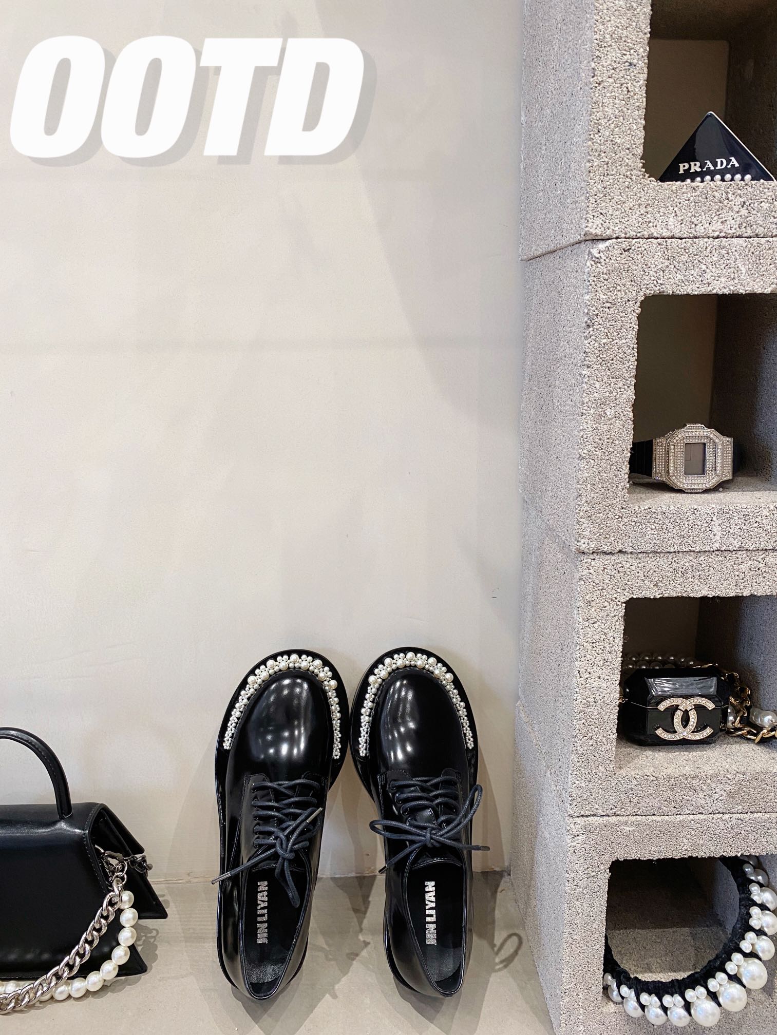 SR&HM | 𝟐𝟎𝟐𝟏/𝐒𝐒 𝐧𝐞𝐰 SR&HM original custom cowhide upper Hand-stitched pearl along the strip