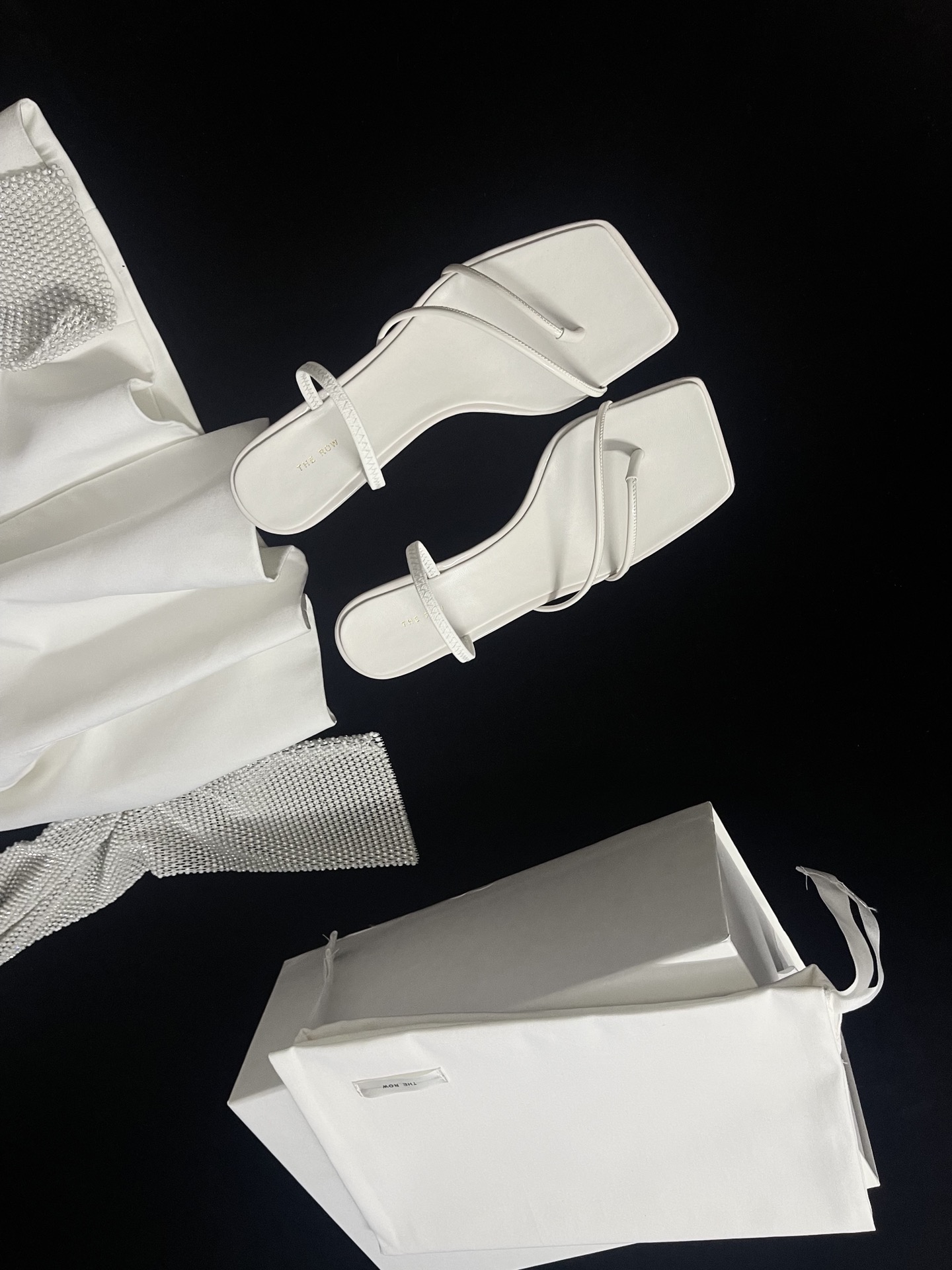 𝐓𝐡𝐞 𝐫𝐨𝐰 ｜𝟐𝟎𝟐𝟑/𝐒𝐒 𝐧𝐞𝐰 Minimalist sandals