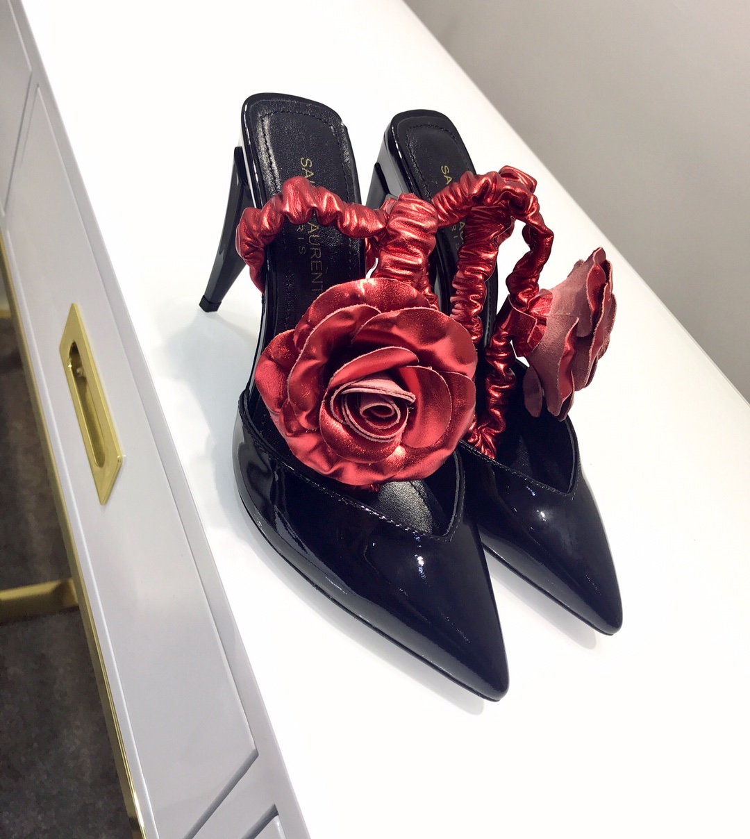 [Saint Laurent / Saint Laurent] YSL show live 18SS spring and summer show new ladies pointed high heels