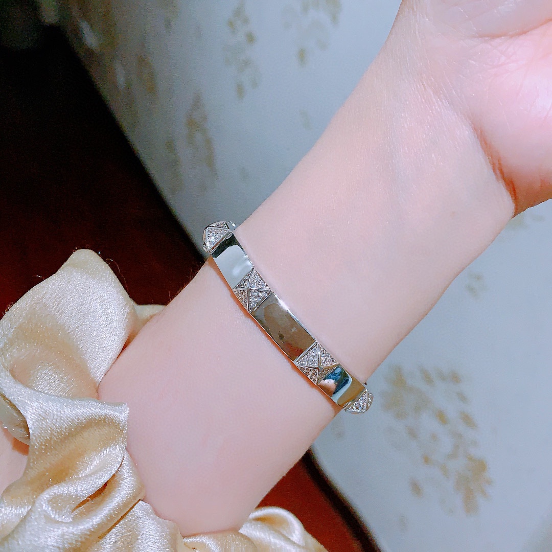 Hermes bracelet