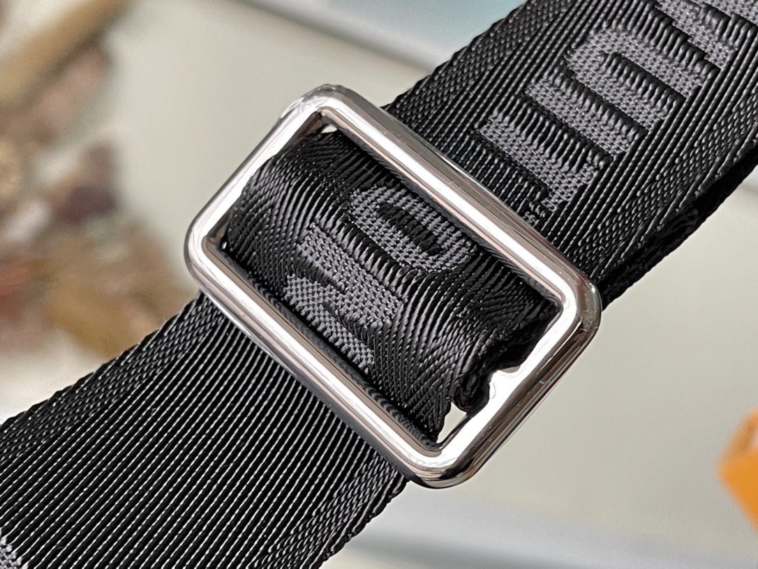 𝐋𝐎𝐔𝐈𝐒 𝐕𝐔𝐈𝐓𝐓𝐎𝐍   M46271