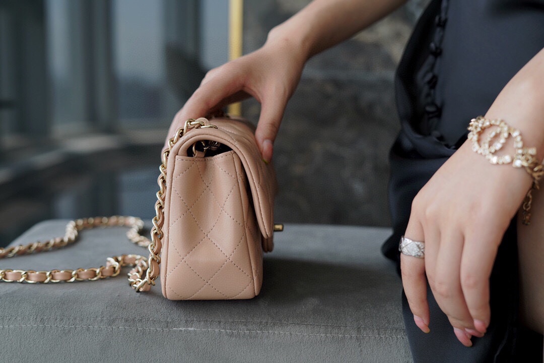 𝐂𝐇𝐀𝐍𝐄𝐋 Classic Flap Italy 🇮🇹 