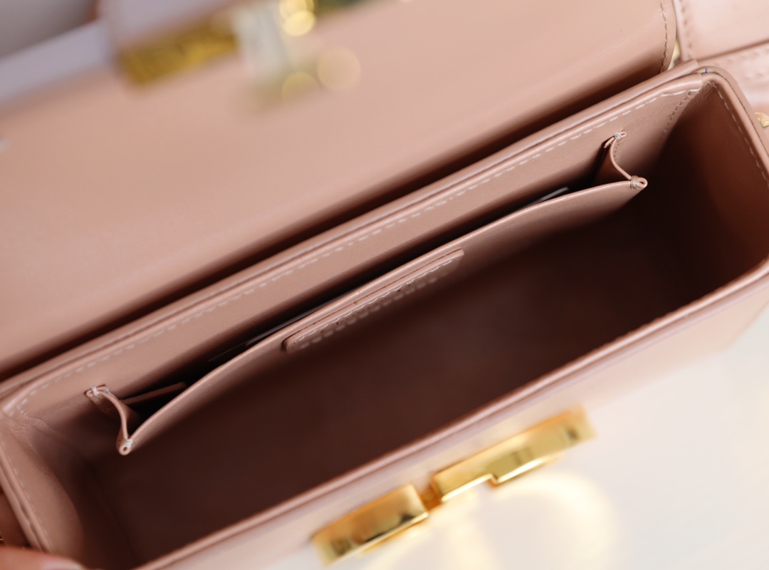 Montaigne Nude Pink Box Bag