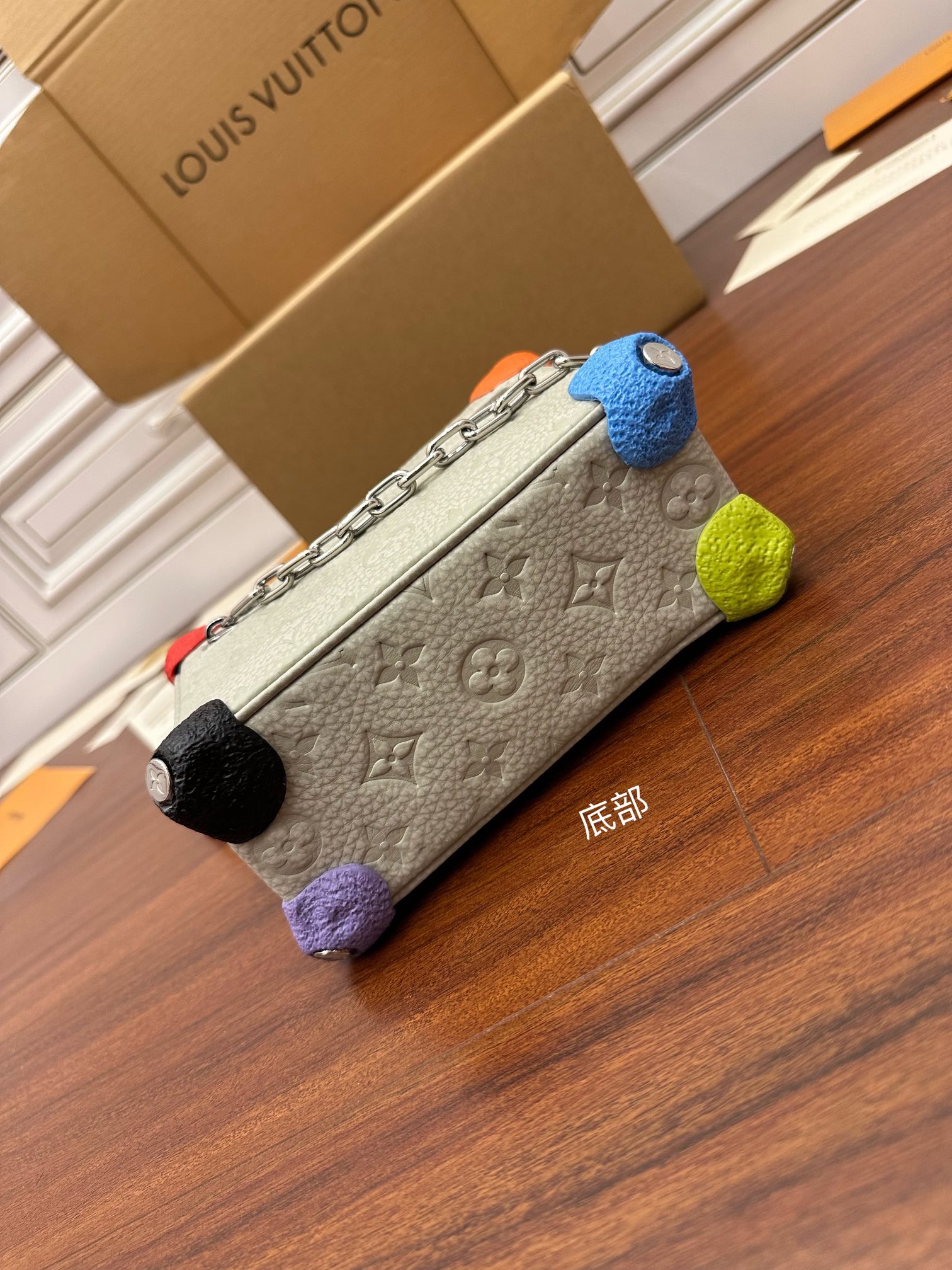 Louis Vuitton M81606