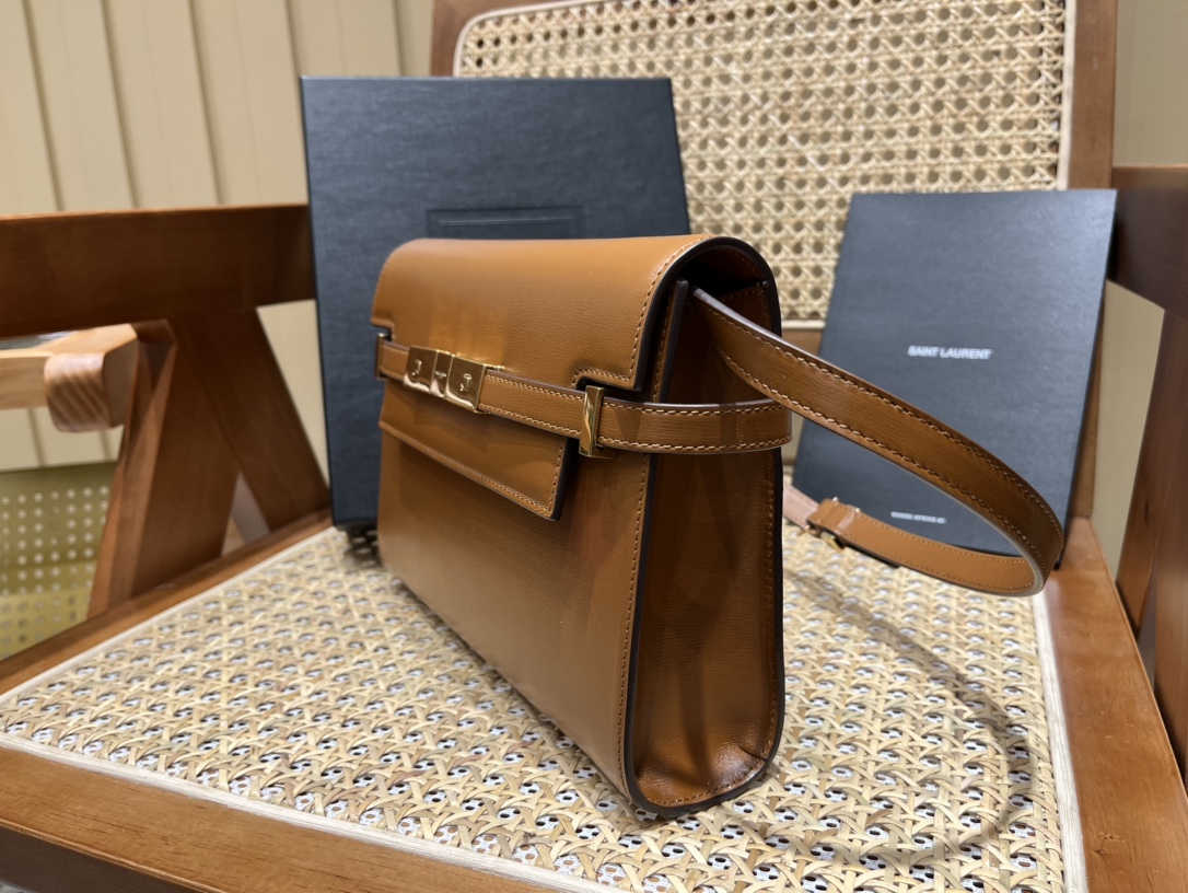 SAINT LAURENT【𝙈𝙖𝙣𝙝𝙖𝙩𝙩𝙖𝙣 𝟮𝟰𝙘𝙢】675626.Jd