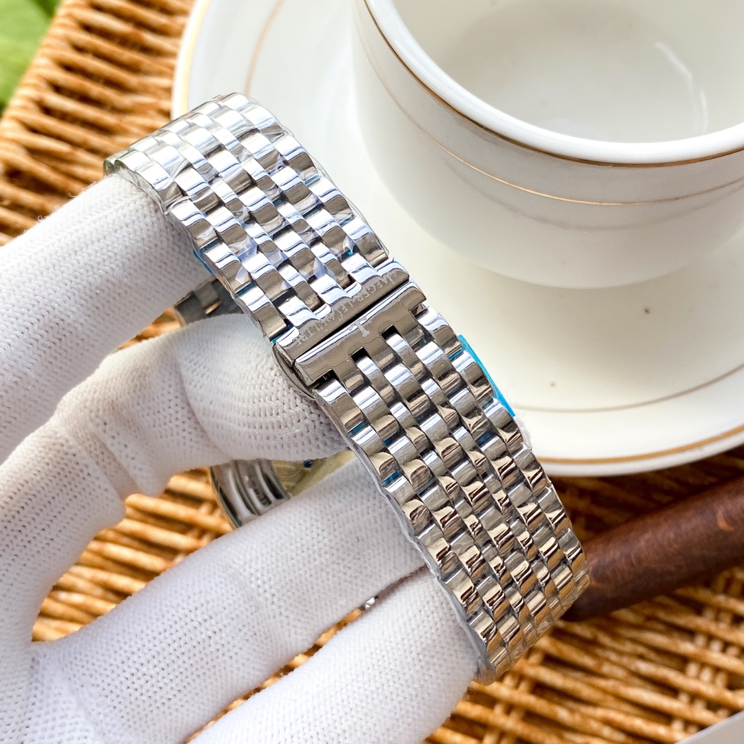 Jaeger-LeCoultre Fine Men's Watches