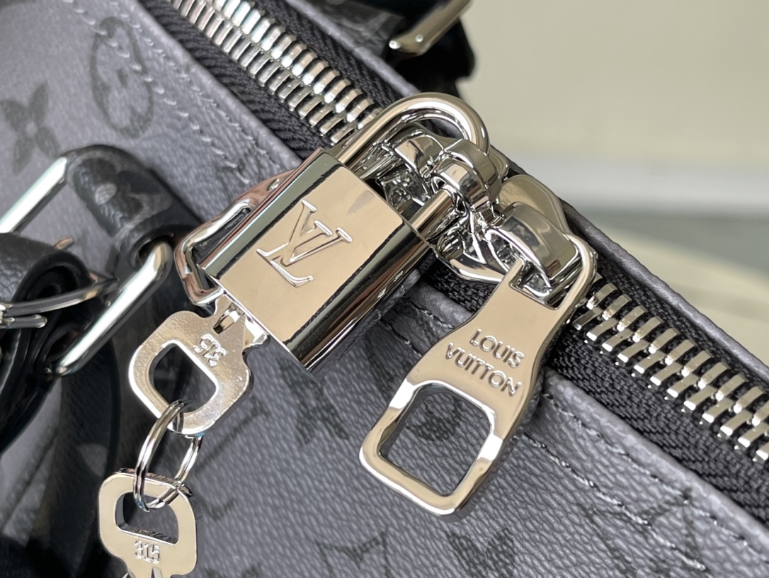 𝐋𝐎𝐔𝐈𝐒 𝐕𝐔𝐈𝐓𝐓𝐎𝐍    M46441