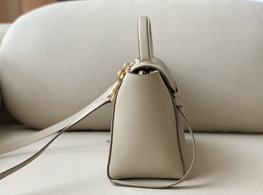 𝐂𝐞𝐥𝐢𝐧𝐞 BELT MICRO BAG in grained calfskin