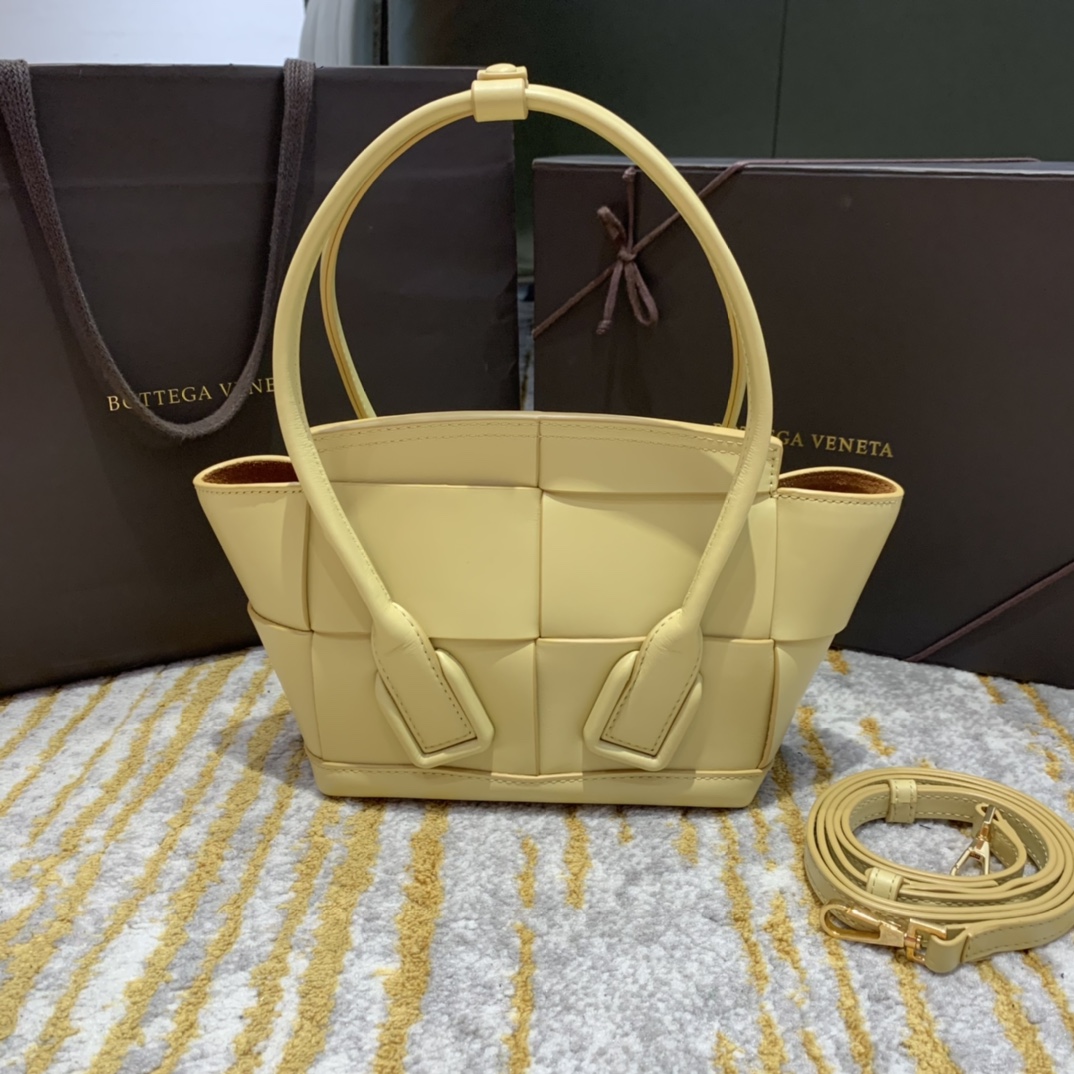 Bottega Veneta ARCO #600606