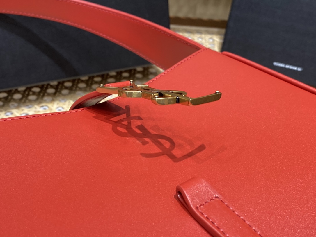 SAINT LAURENT Model: 657228 plain original leather.JD