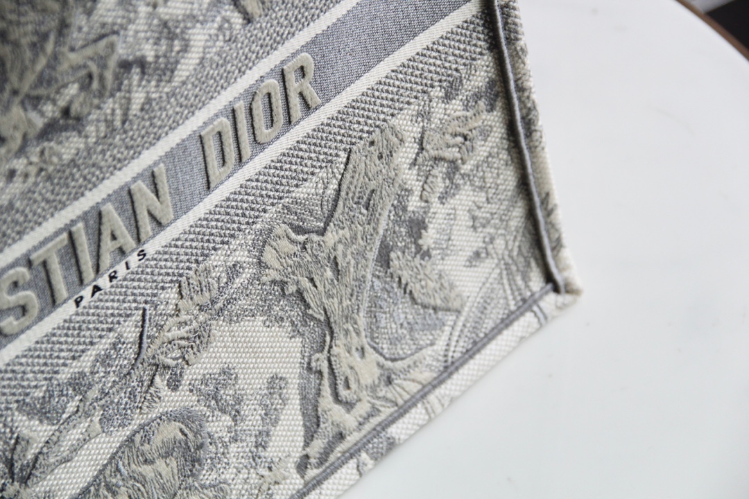DIOR TOTE Grey Tiger