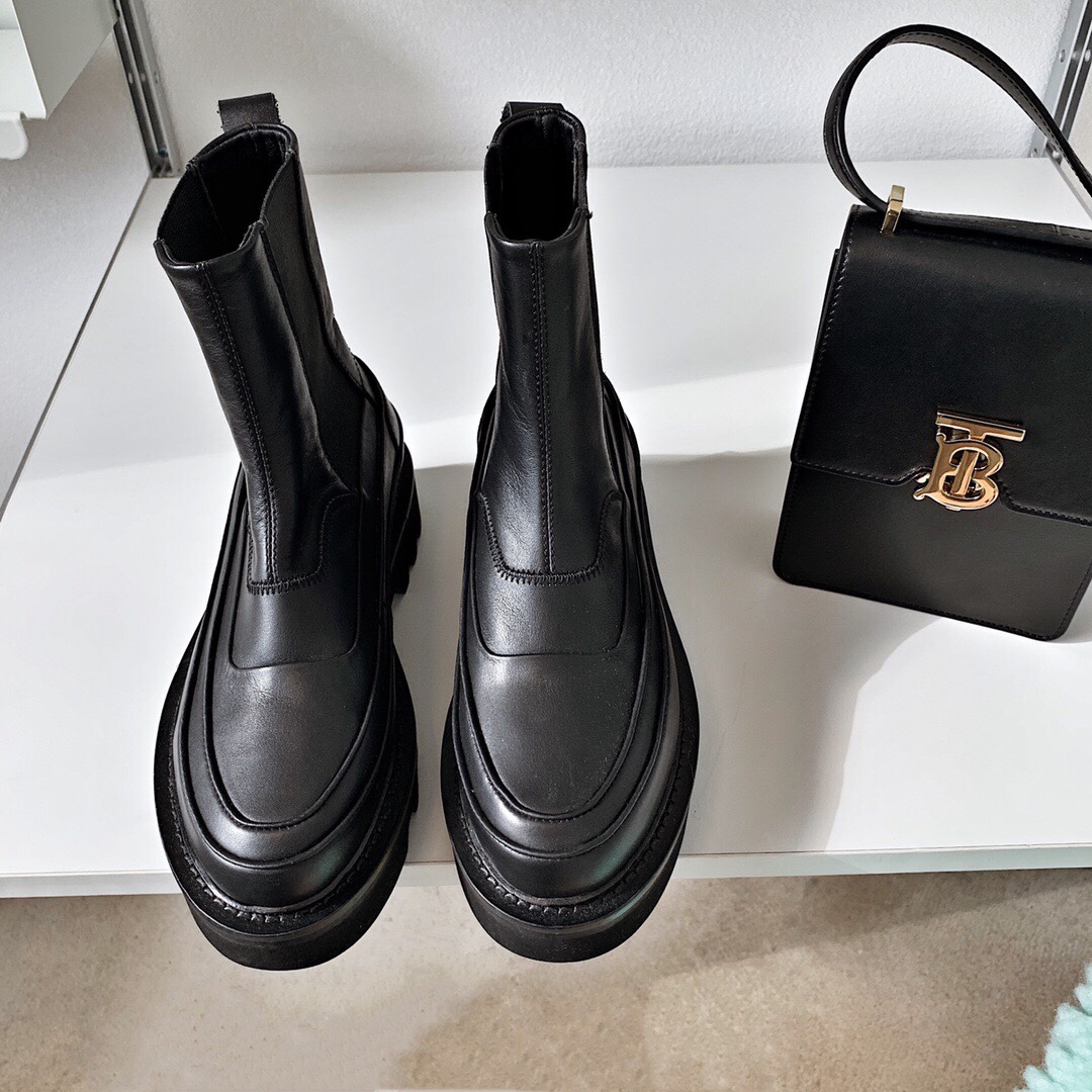 ROMBAUT | 𝟐𝟎𝟐𝟏/𝐒𝐒 𝐧𝐞𝐰 intricate handmade, custom original cowhide upper sheepskin lining