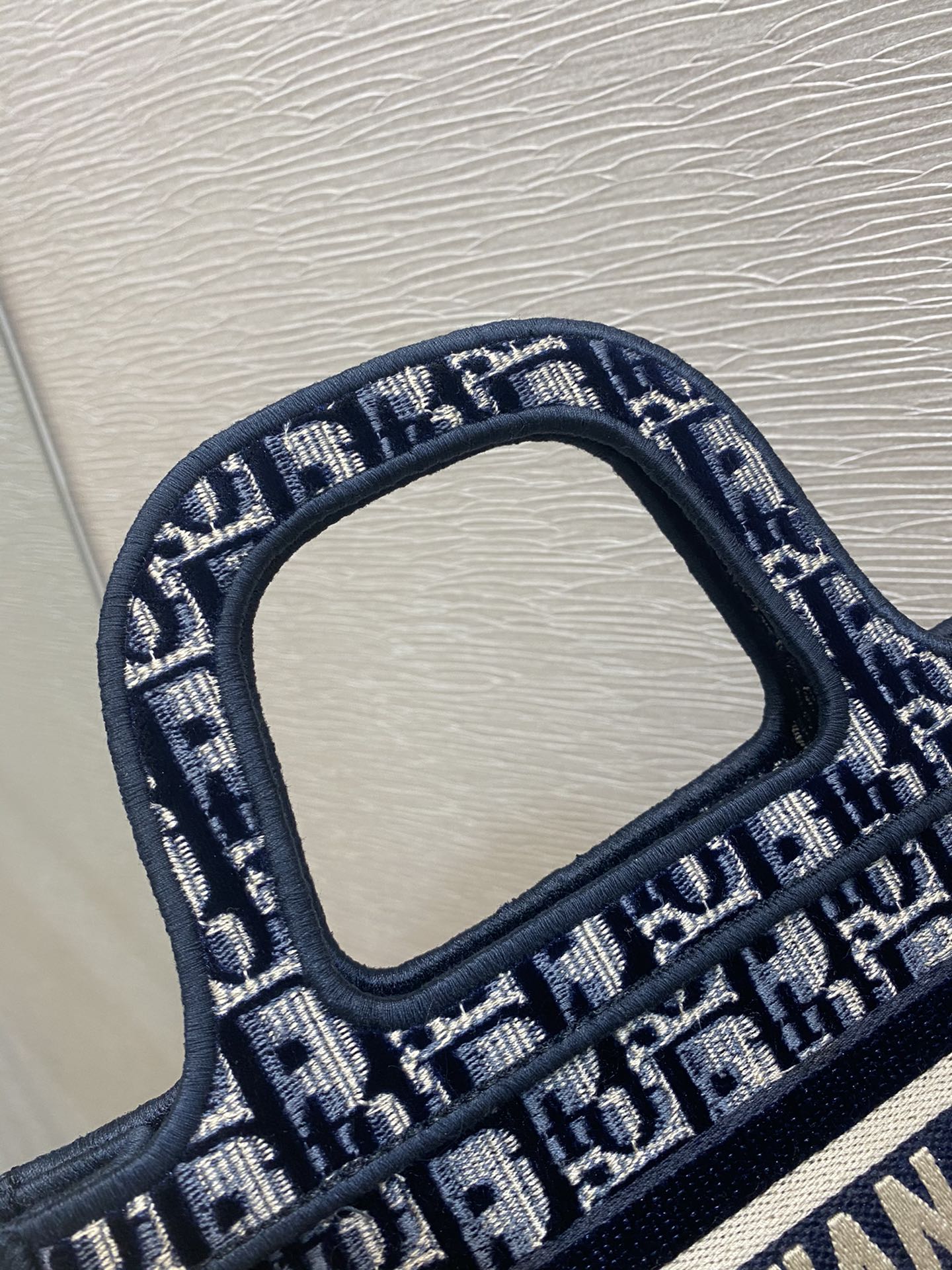 The latest velvet collection for fall/winter, Book Tote