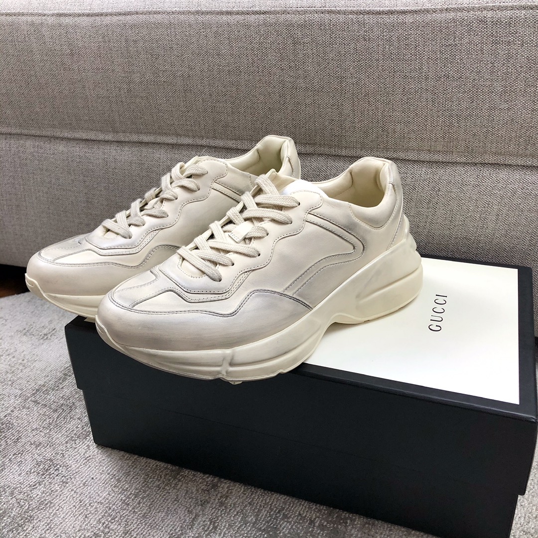 Gucci Pops This collection has a lot of flora and fauna elements Original material