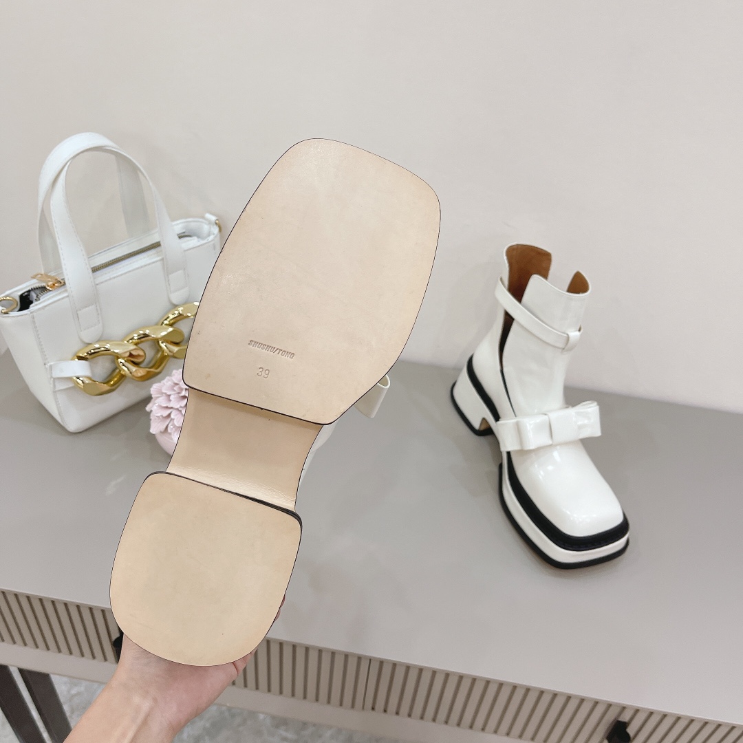 shushuton | 𝟐𝟎𝟐𝟏/𝐒𝐒 𝐧𝐞𝐰 2022 fall and winter runway show models, thick-soled square toe waterproof platform boots