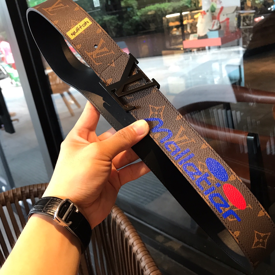 LOUIS VUITTO INITIALES 40MM REVERSIBLE BELT