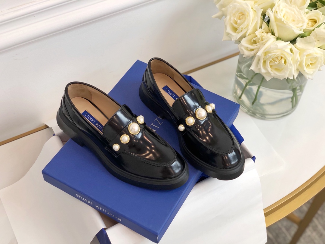 STUART WEITZMAN w Super good wearable Louboutins 〰️ million years classic small leather shoes