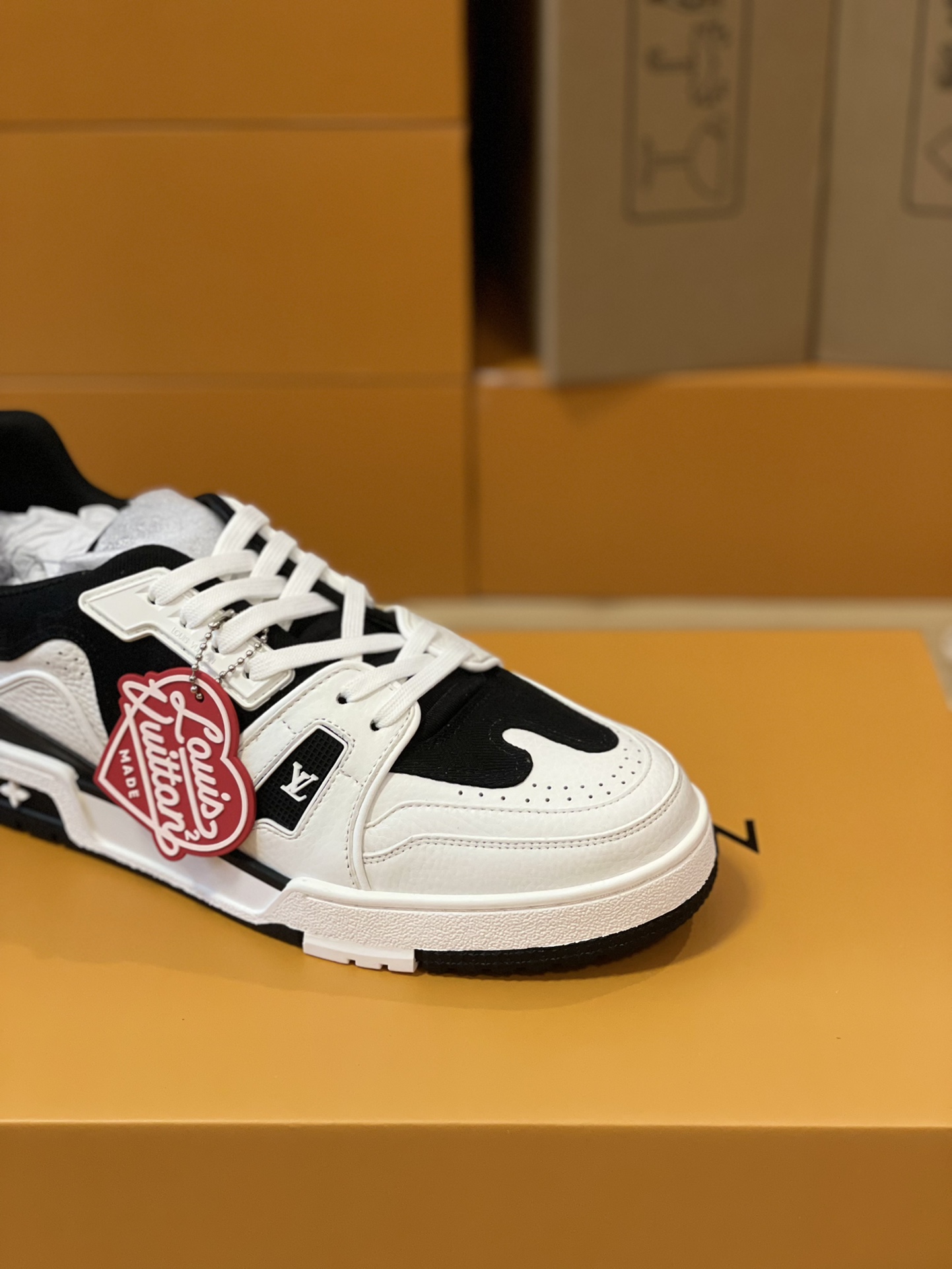 Louis Vuitton couple models DIY buckle sneakers sneakers