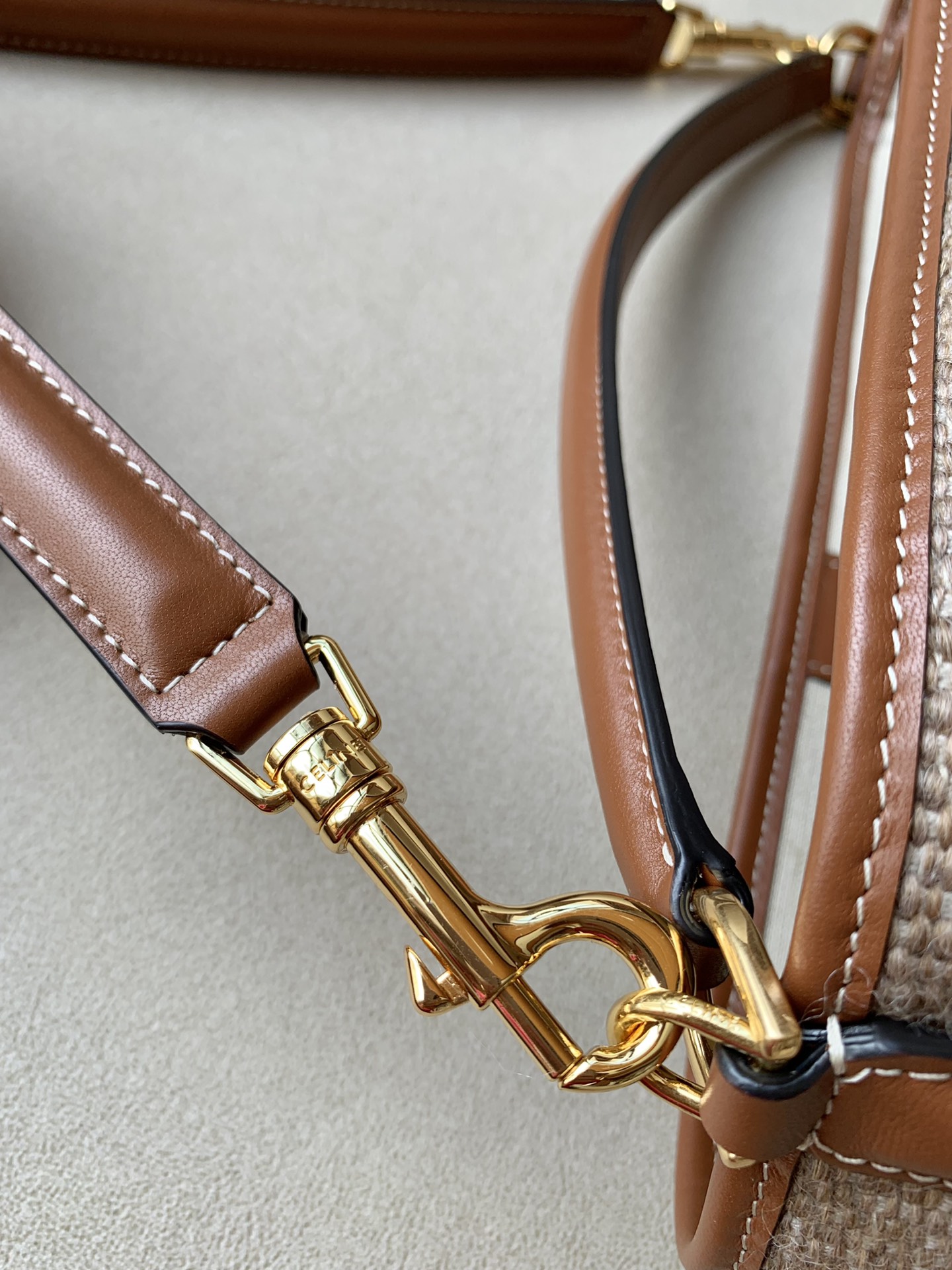 𝐂𝐞𝐥𝐢𝐧𝐞 BUCKET 16 bag in jacquard and calfskin