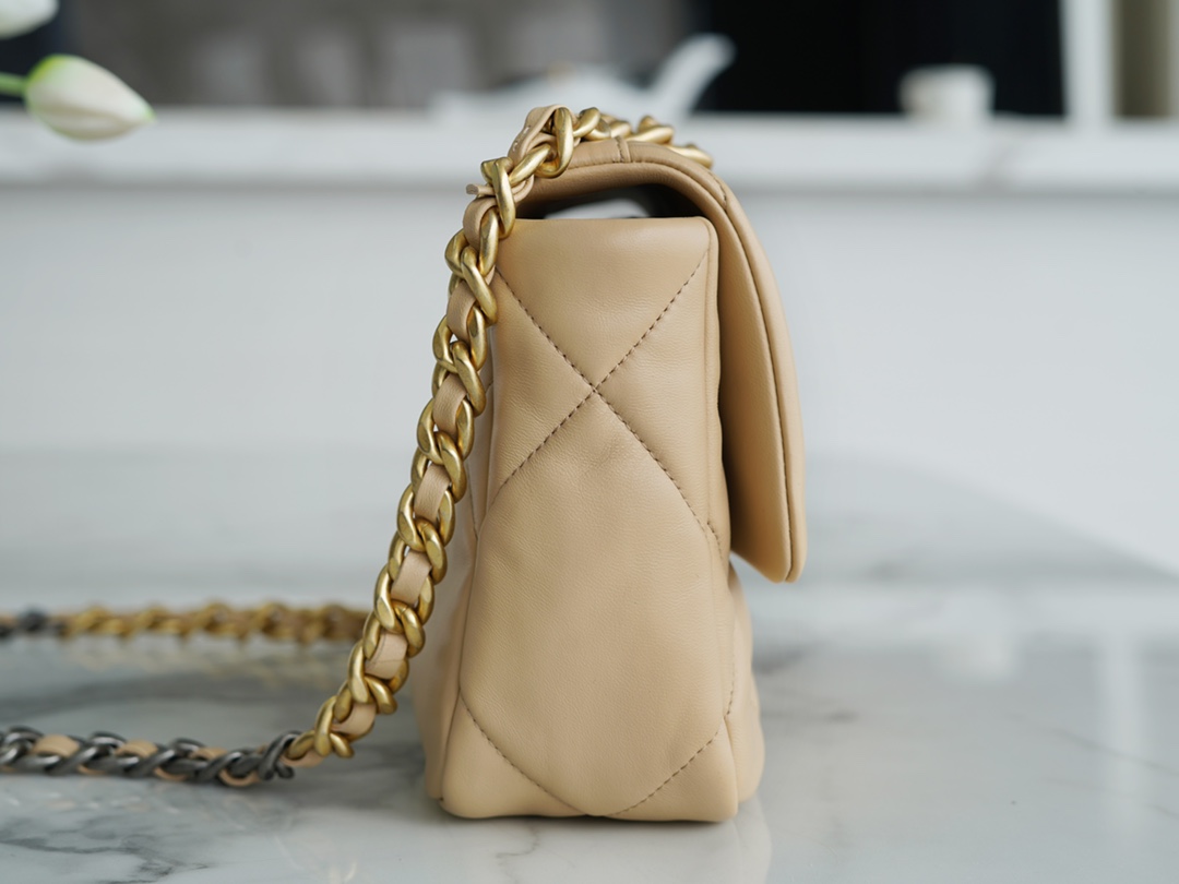 𝗖𝗛𝗔𝗡𝗘𝗟 ❶❾ 𝗕𝗔𝗚 Original lambskin series ❥ Genuine leather ❥ Small ❥ Apricot