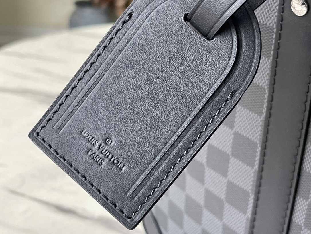 𝐋𝐎𝐔𝐈𝐒 𝐕𝐔𝐈𝐓𝐓𝐎𝐍 N40445 Voyage Small Briefcase