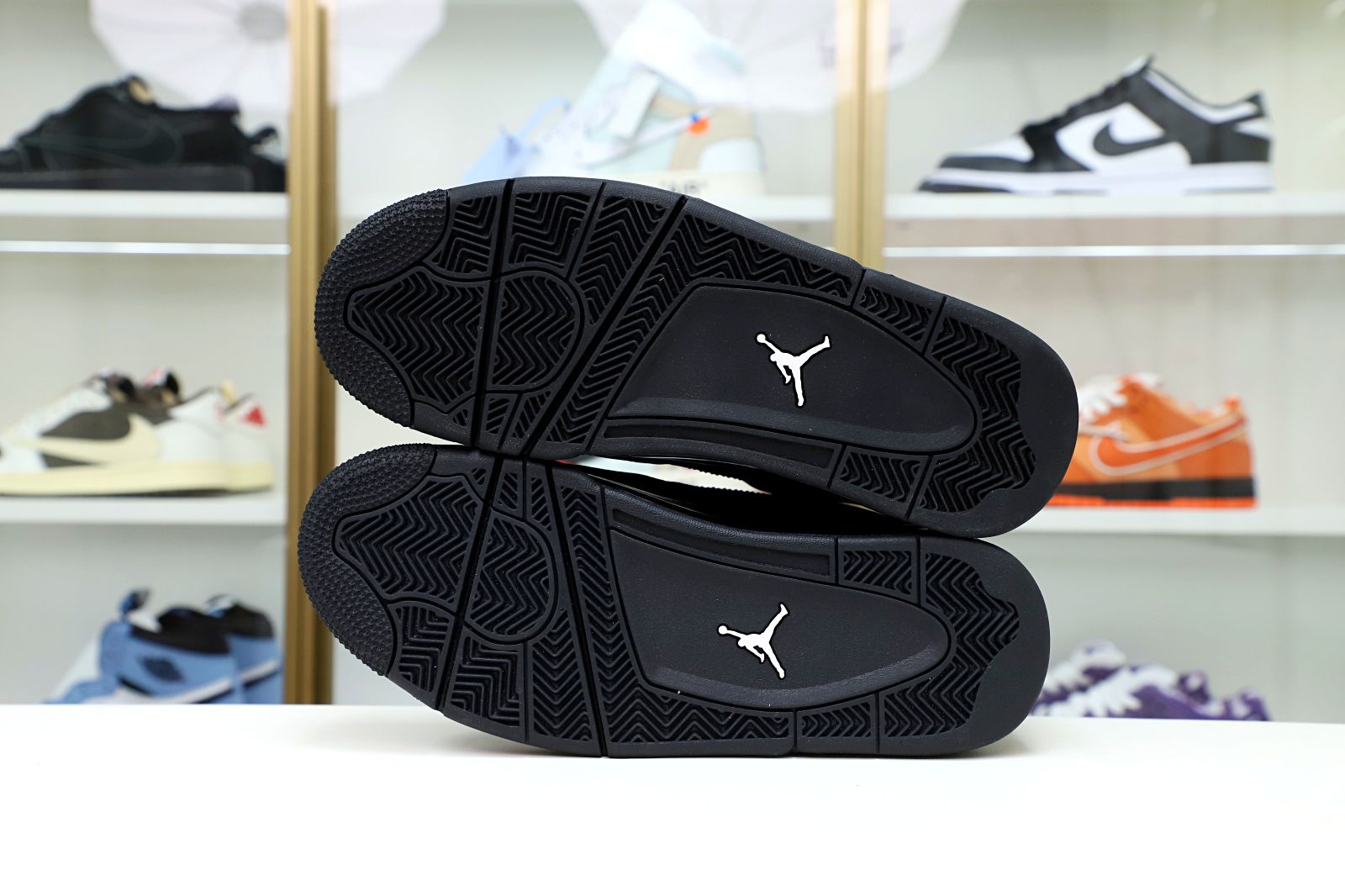 AIR JORDAN 4 RETRO BLACK CAT 2020