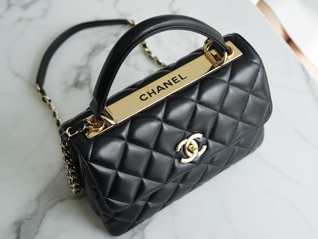 Chanel Trendy cc mouth flap bag lambskin black gold