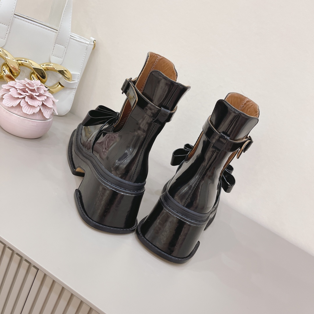 shushuton | 𝟐𝟎𝟐𝟏/𝐒𝐒 𝐧𝐞𝐰 2022 fall and winter runway show models, thick-soled square toe waterproof platform boots