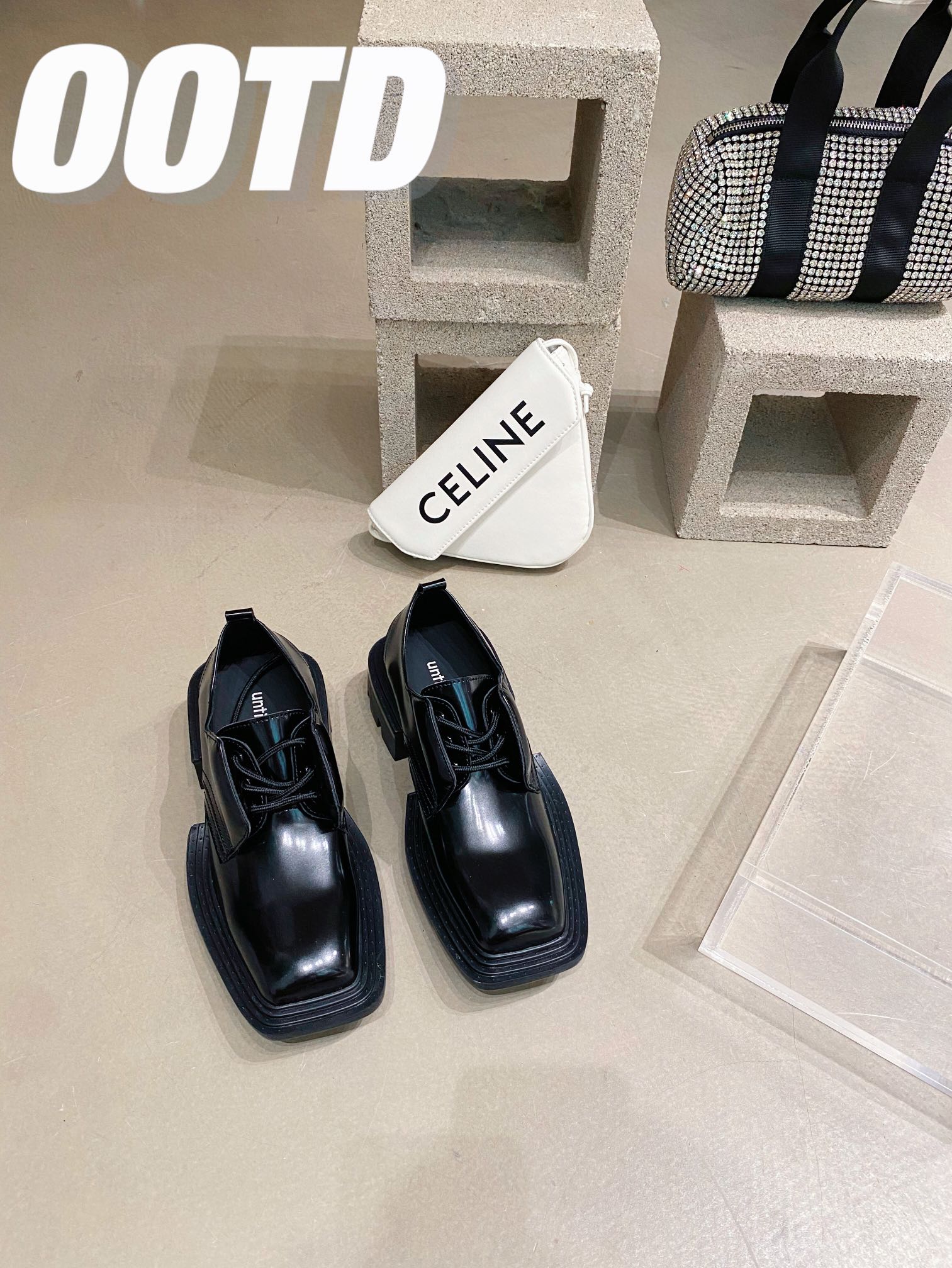 Untitlab 𝟐𝟎𝟐𝟏/𝐒𝐒 𝐧𝐞𝐰 Niche Louboutins Customized cowhide upper Sheepskin lining