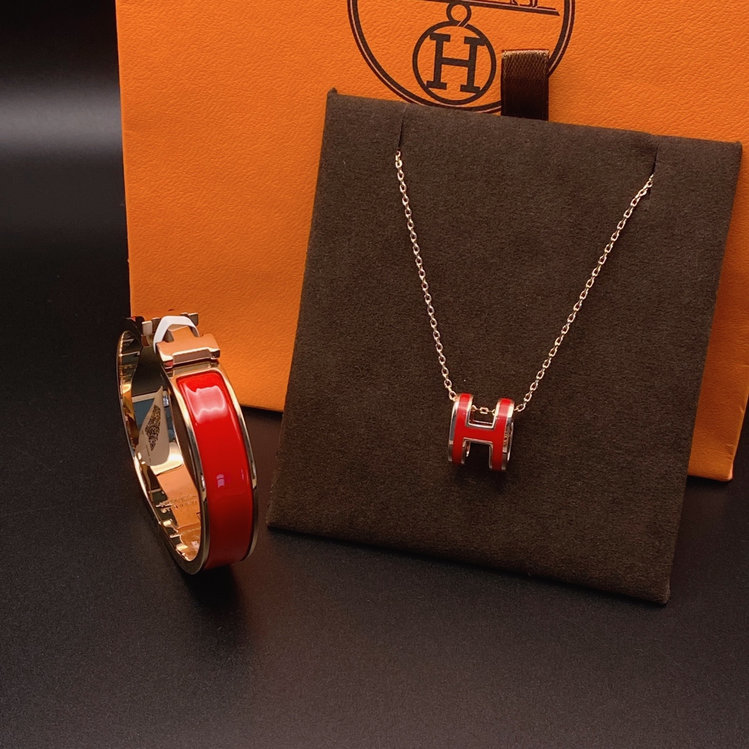 Hermes necklace