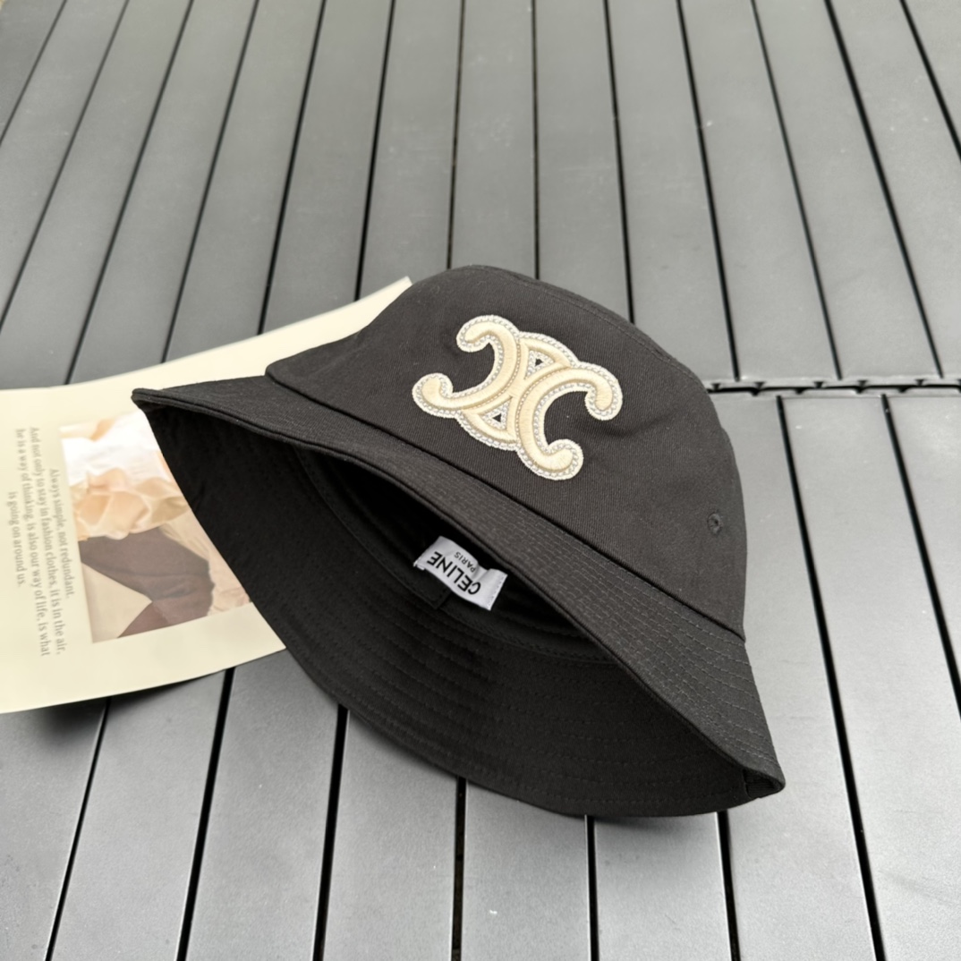 Celine's original single fisherman hat, his sun hat with a large brim