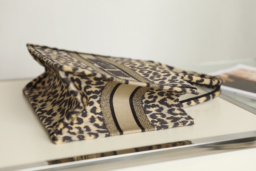 DIOR TOTE Leopard Print Shopping Bag