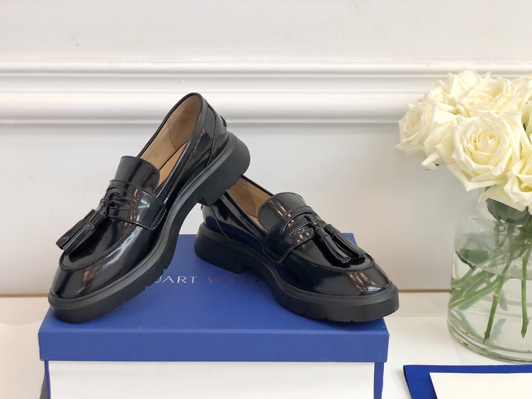STUART WEITZMAN w Super good wearable Louboutins 〰️ million years classic small leather shoes